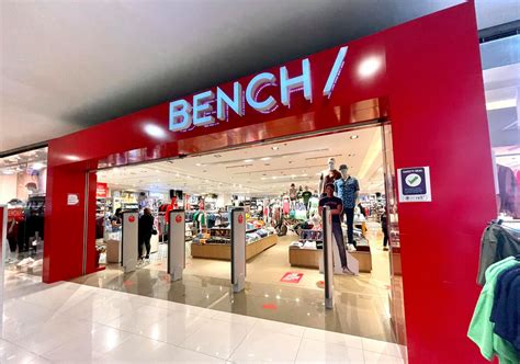 Bench store (Megamall) .